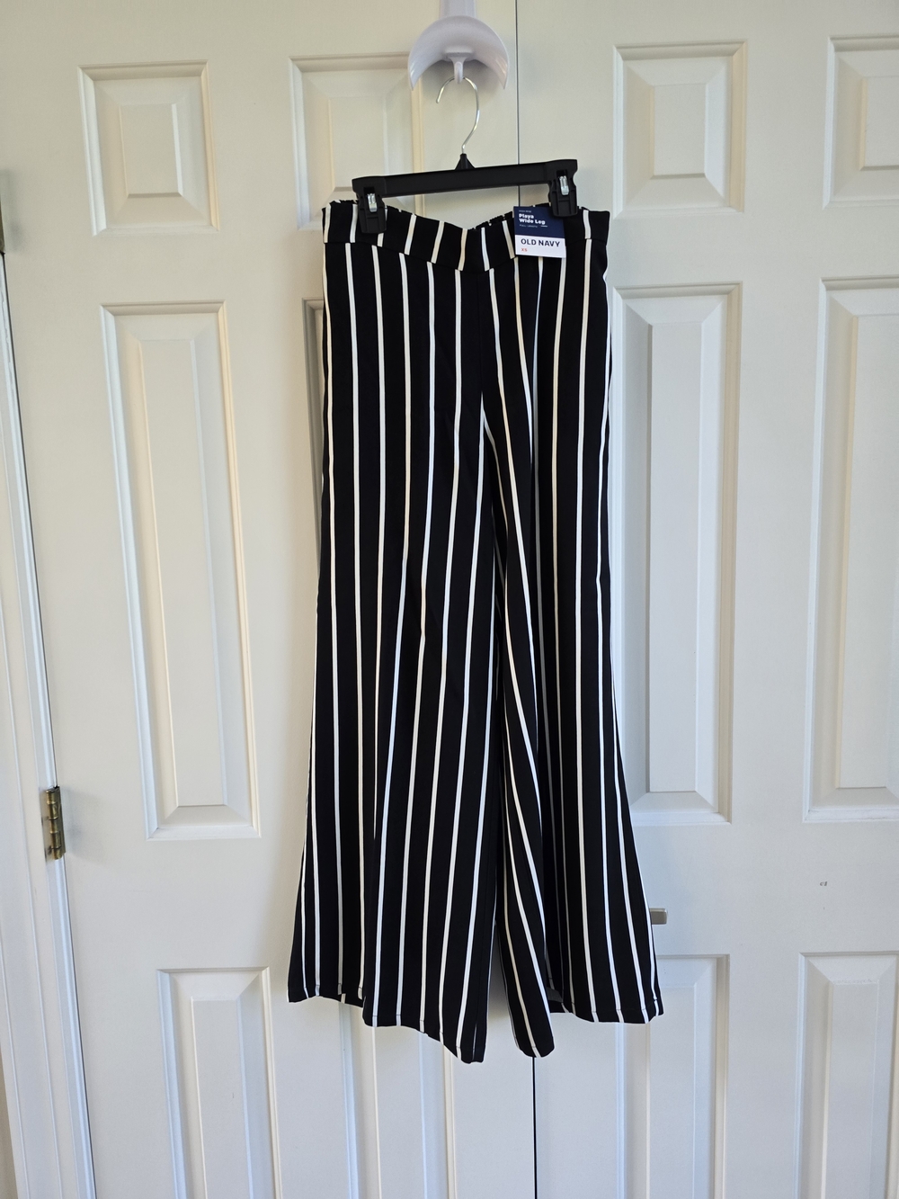 Old Navy Black & White Vertical Stripe Wide-Leg Pants